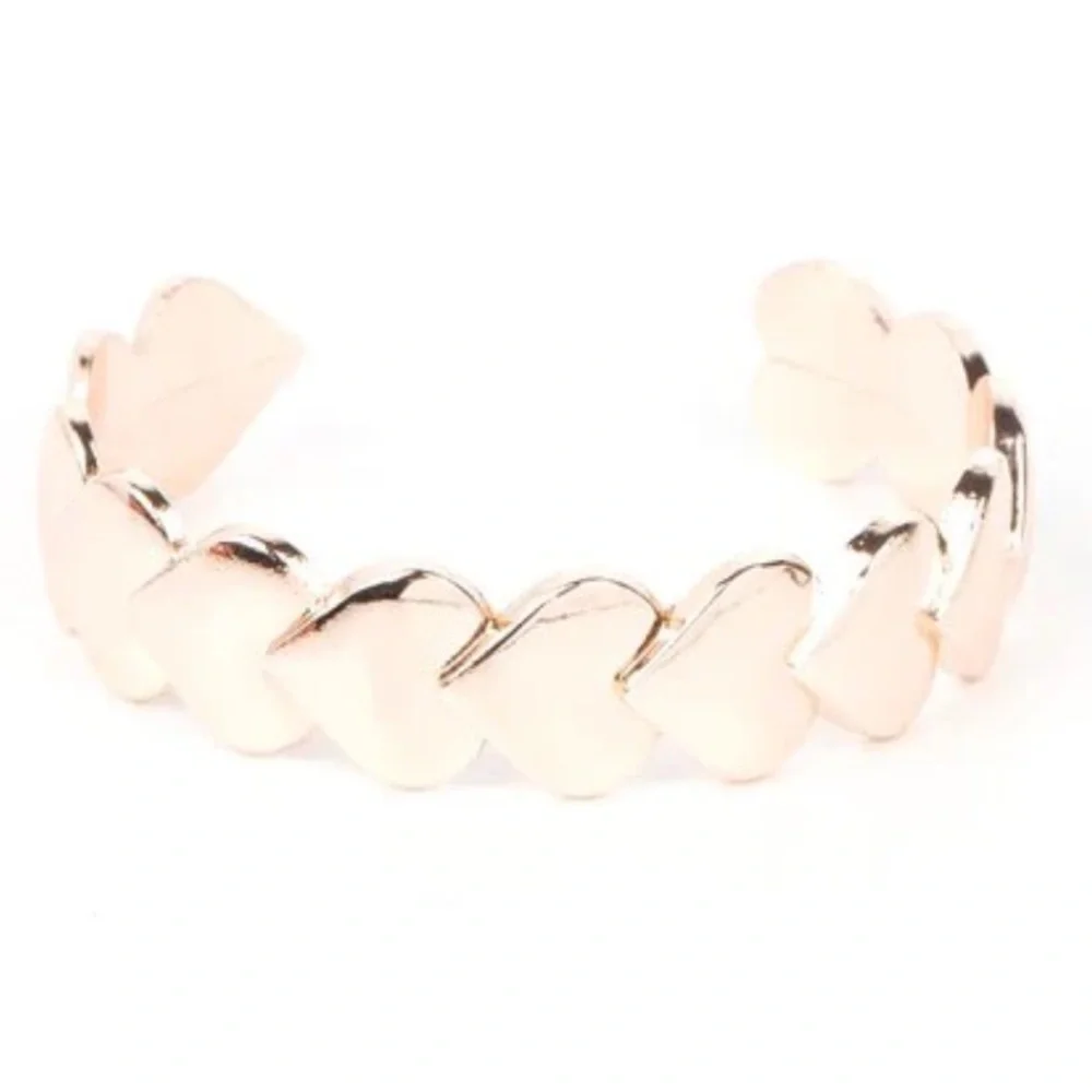 💛💛💛 “HEARTS GALORE” ROSE GOLD CUFF BRACELET ~ PAPARAZZI❗️💛💛💛 - Picture 1 of 3